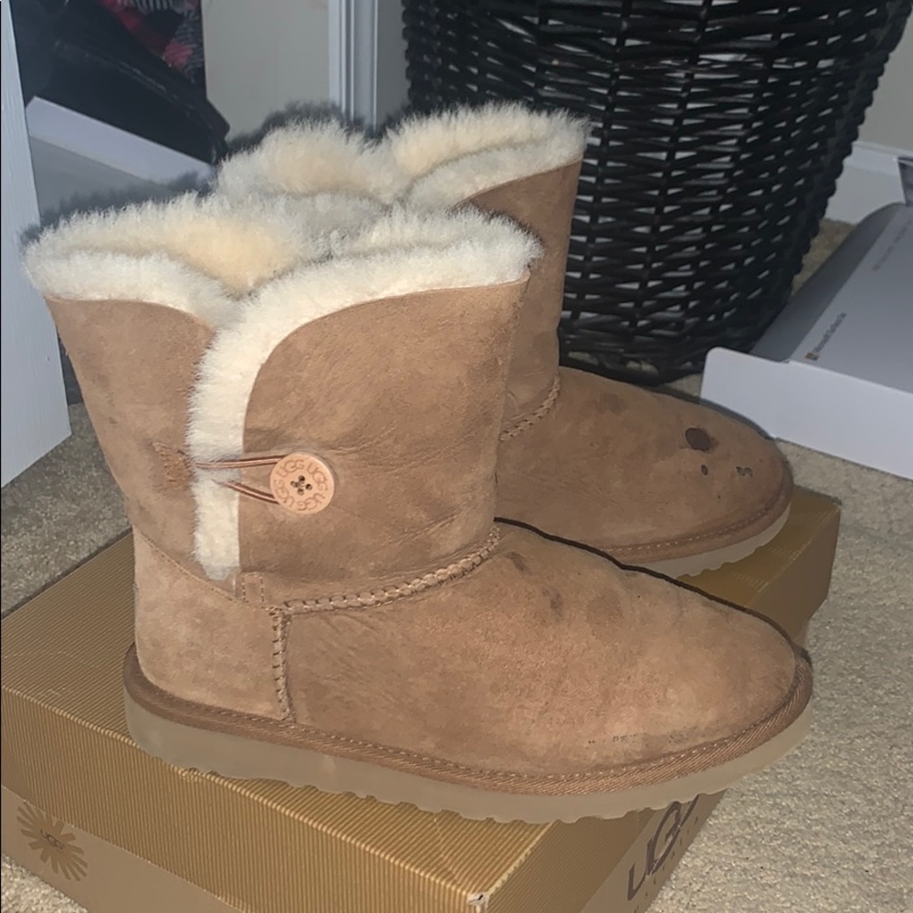 Bailey Button Uggs - image 2
